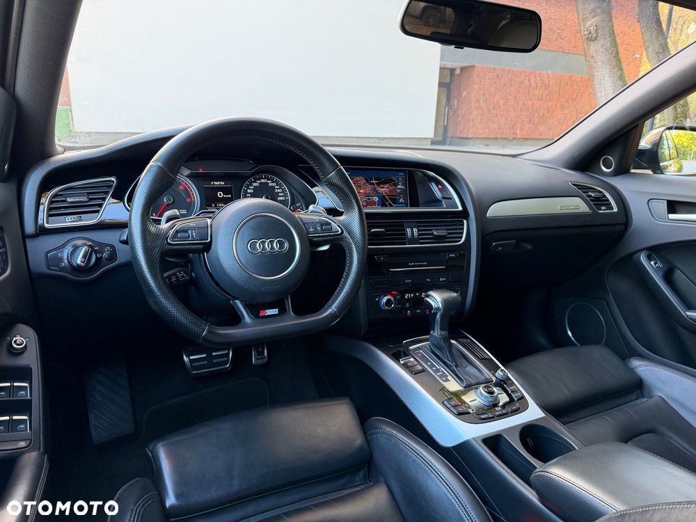 Audi A4 Avant 2.0 TDI DPF clean diesel quattro S tronic S line Sportpaket - 6