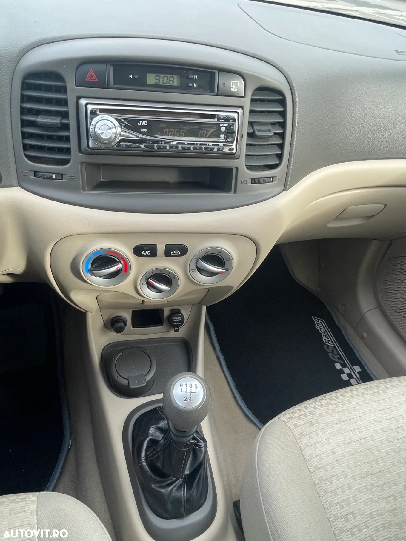 Hyundai Accent MC 1.4 DOHC GL STD - 11
