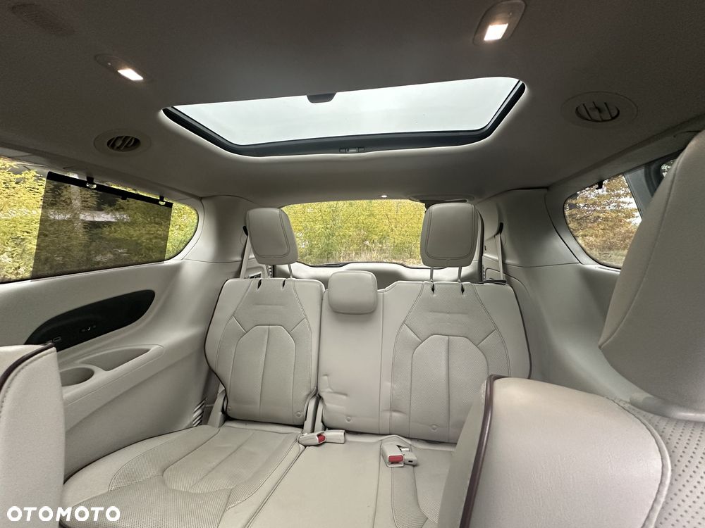 Chrysler Pacifica - 27