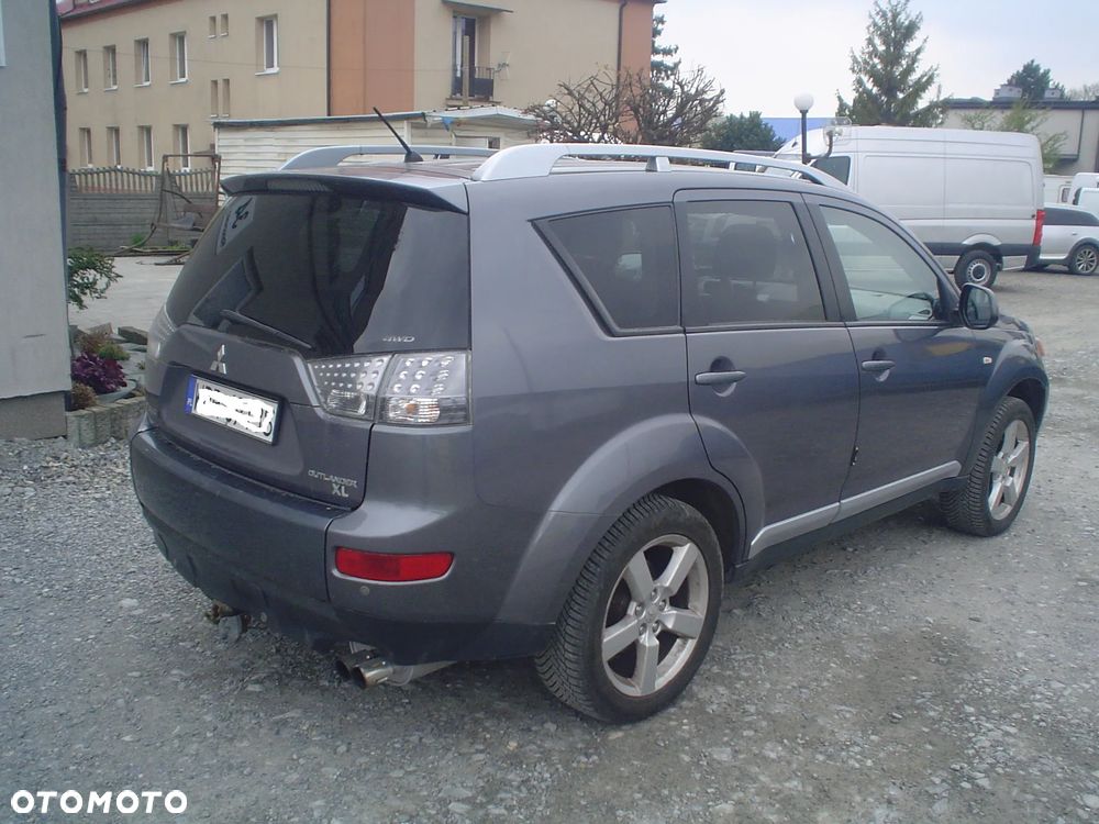Mitsubishi Outlander 2.0 DID Intense - 2