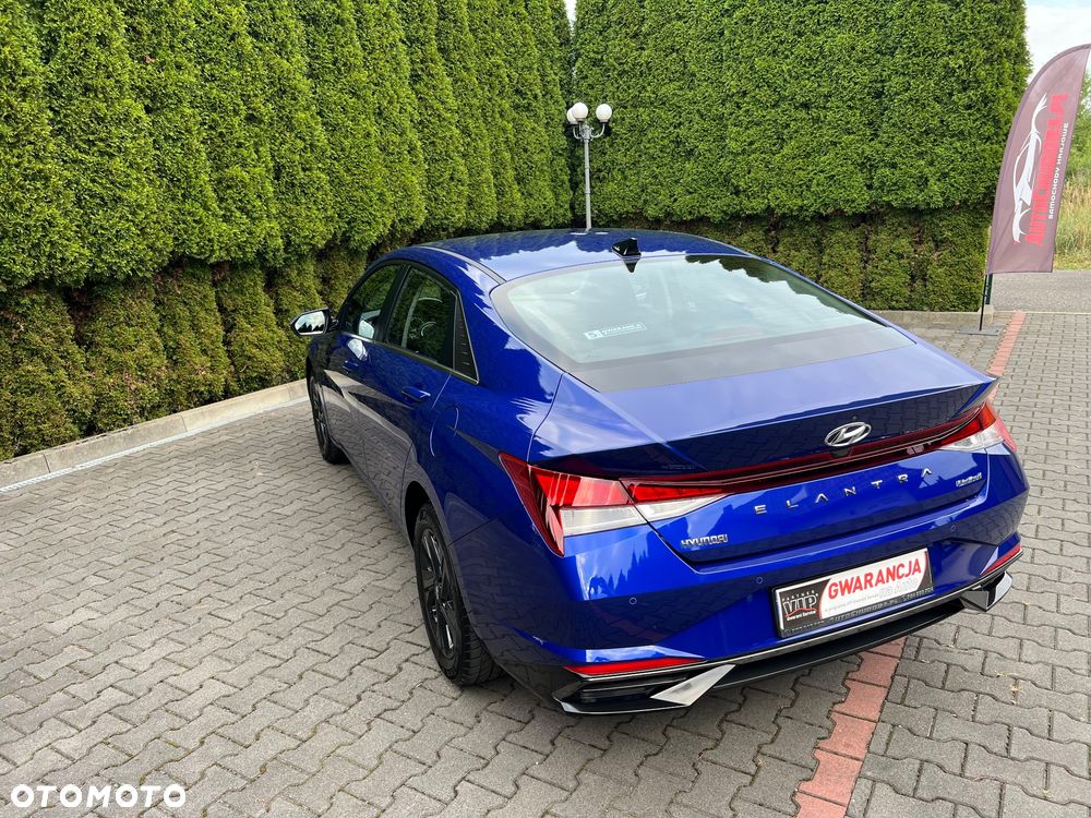 Hyundai Elantra 1.6 Executive - 11