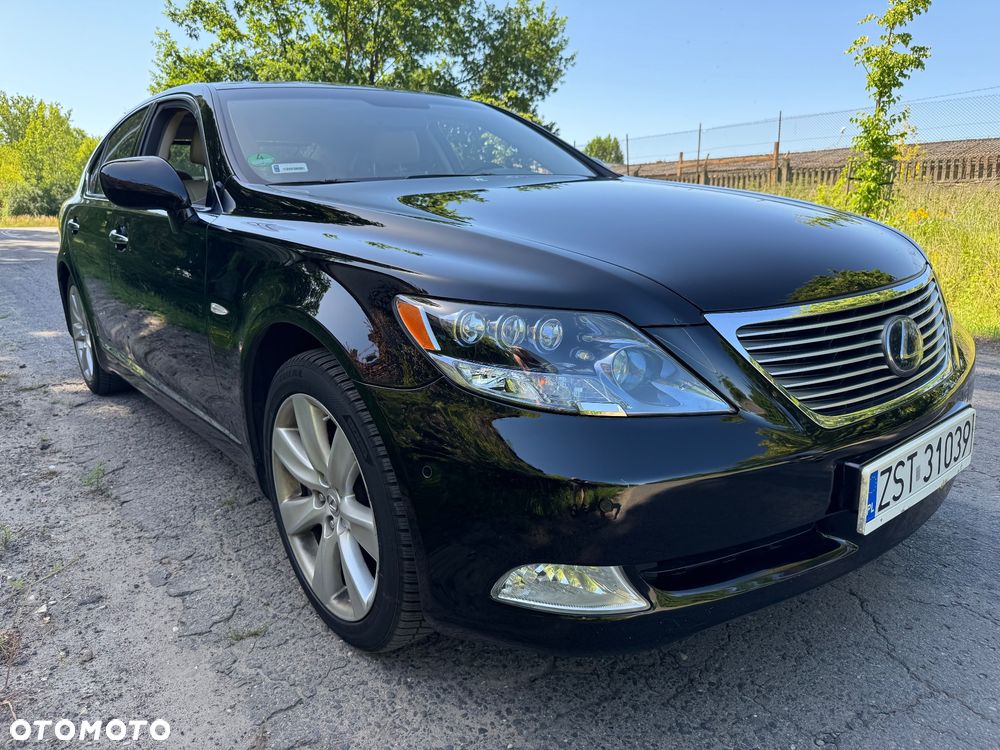 Lexus LS - 6