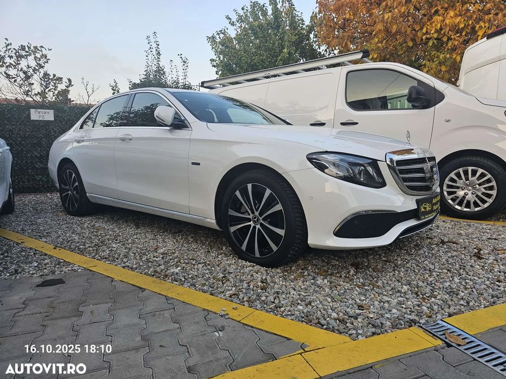 Mercedes-Benz E 300 9G-TRONIC Exclusive - 4