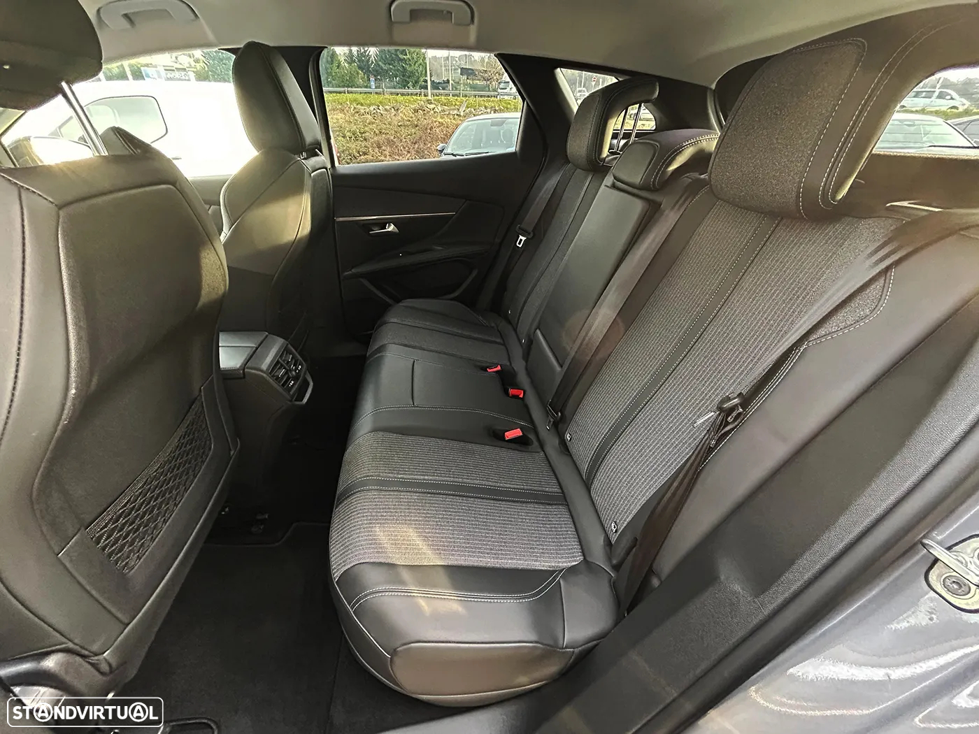 Peugeot 3008 1.6 Hybrid4 Allure Pack e-EAT8 - 18