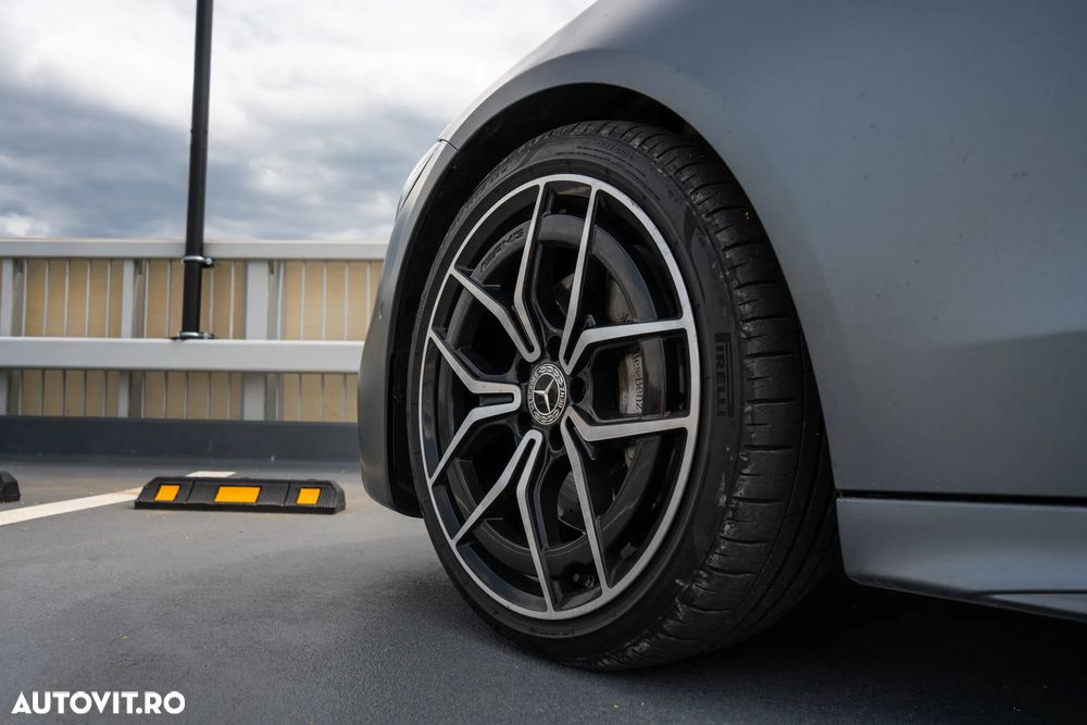 Mercedes-Benz C 300 4MATIC 9G-TRONIC AMG Line - 13