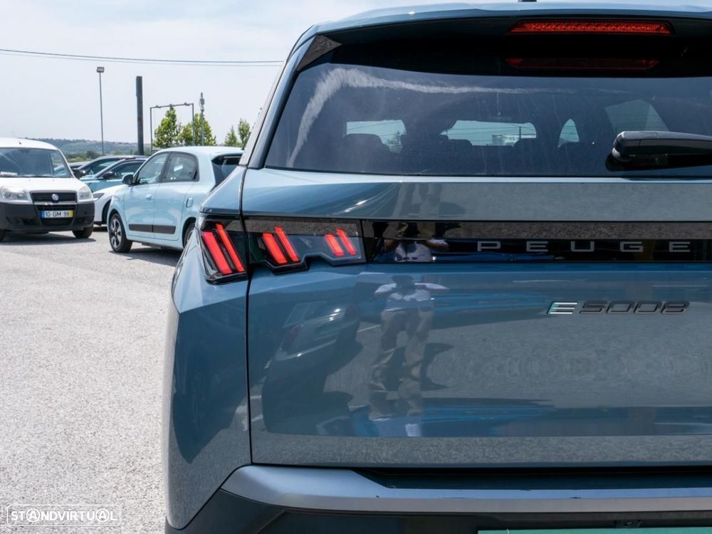 Peugeot E-5008 73 kWh Allure - 12