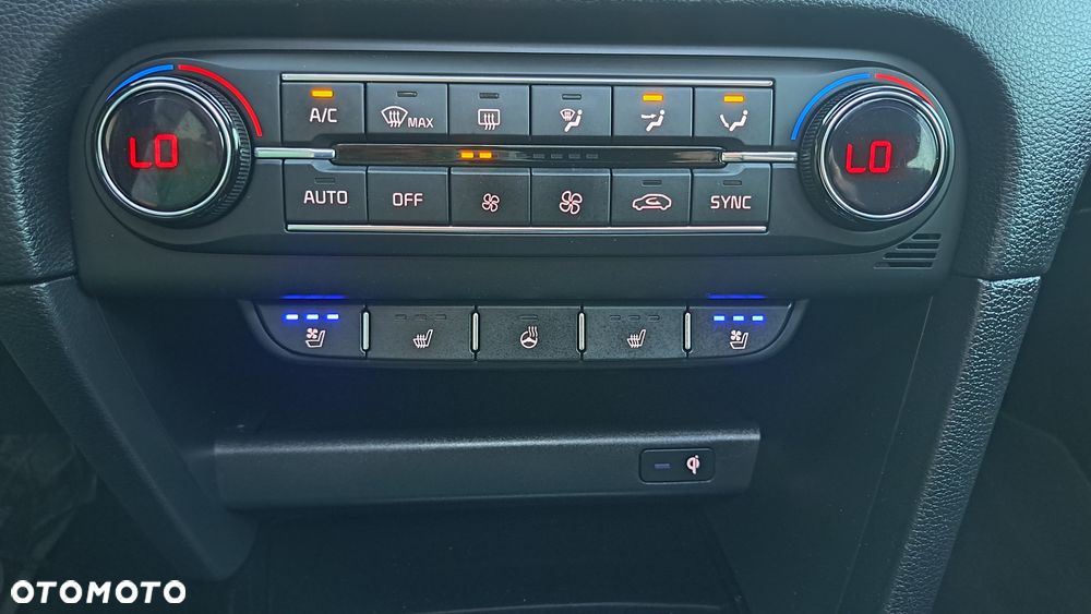 Kia Ceed 1.6 CRDi Platinum Edition - 22