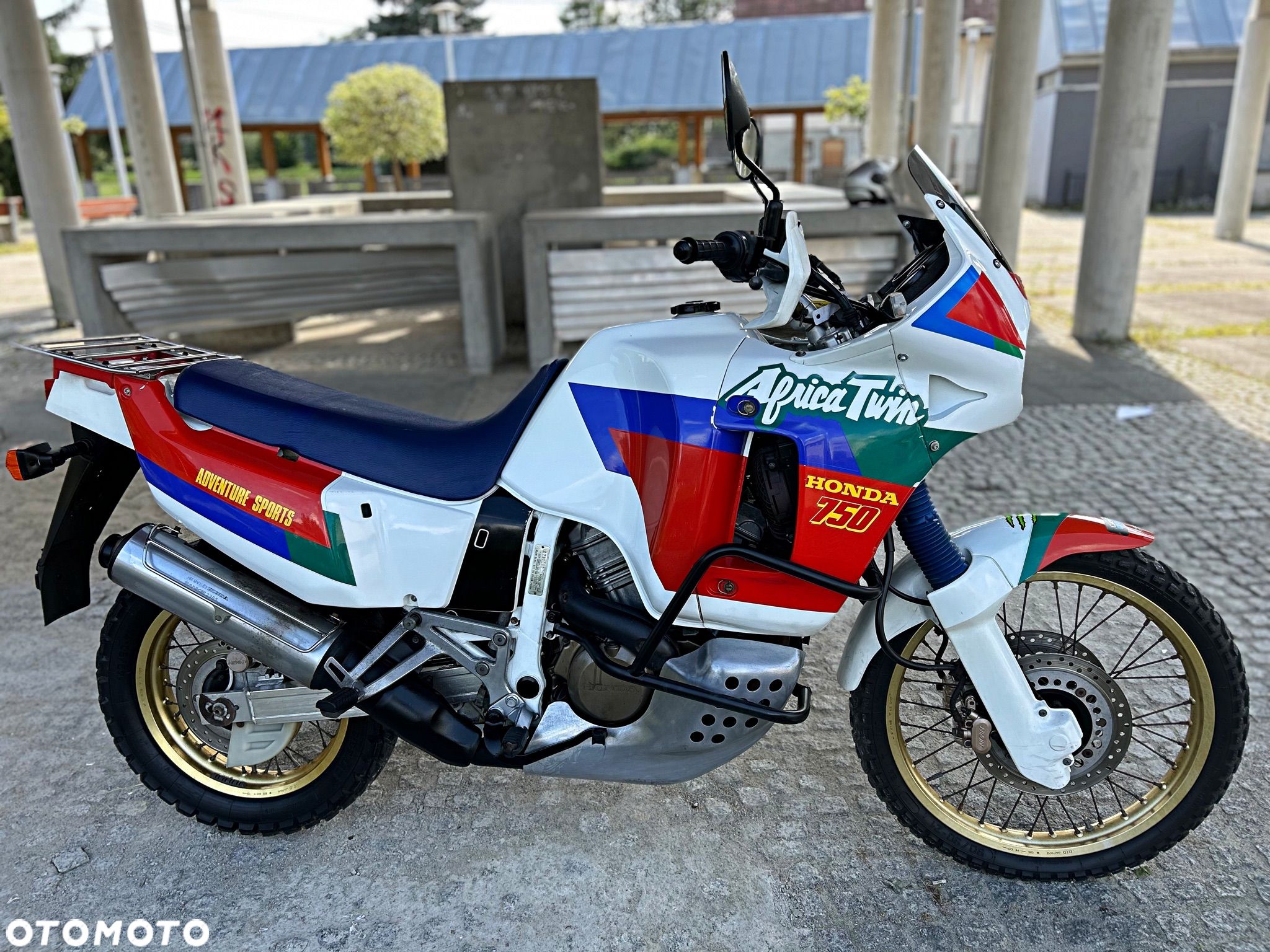 Honda XRV