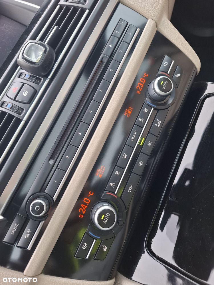 BMW Seria 5 535d xDrive Sport-Aut - 24