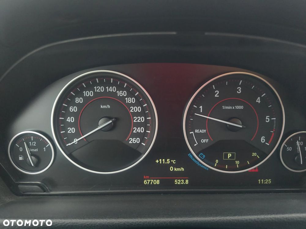BMW Seria 3 320d Touring Sport Line - 26