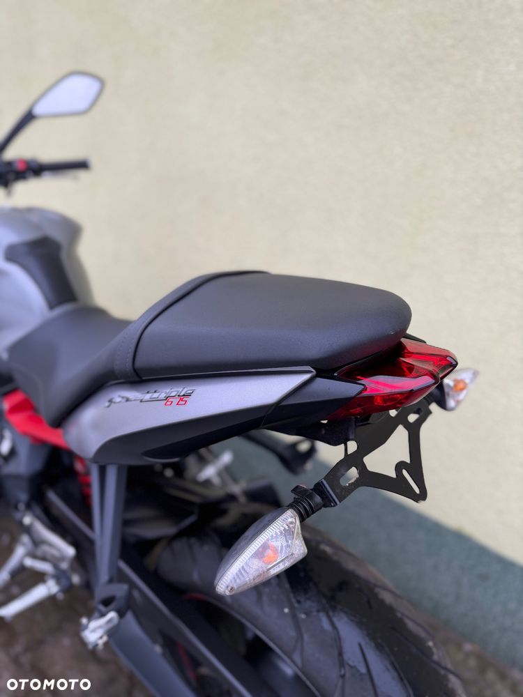Triumph Street Triple - 20