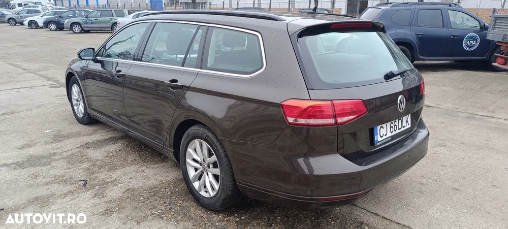 Volkswagen Passat 2.0 TDI DSG Comfortline - 2