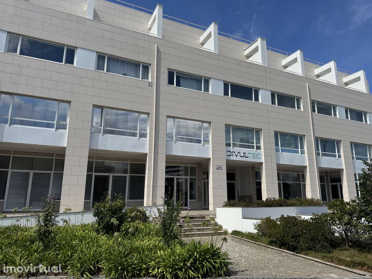 Escritório 42m2 | Porto | Estacionamento | Junto à Via Norte - Grande imagem: 2/6