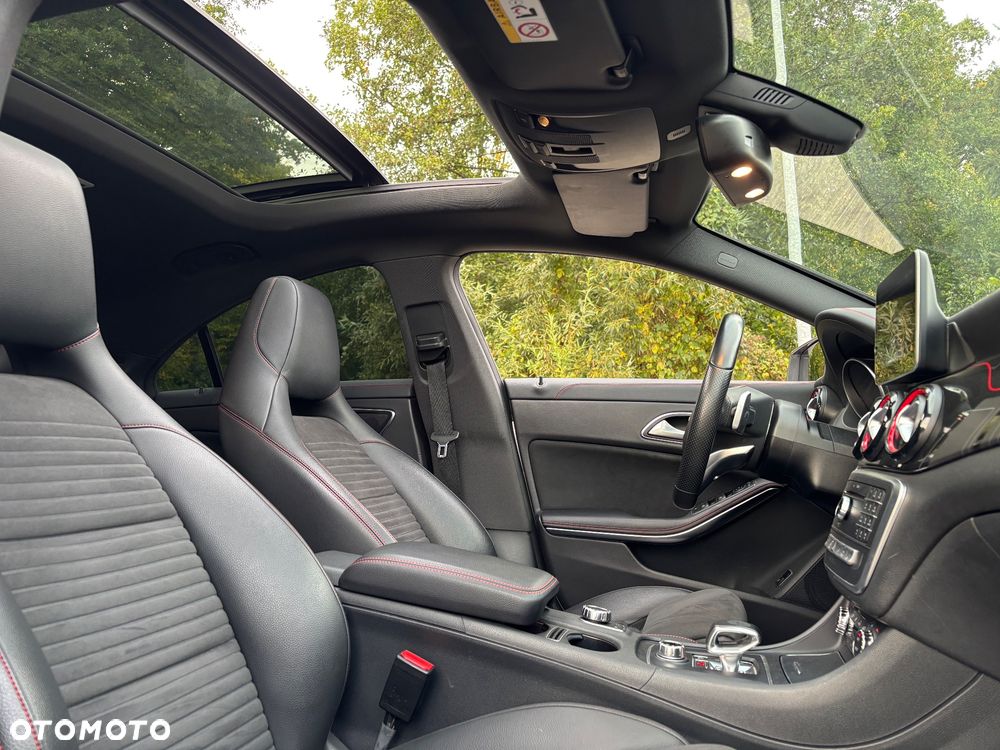 Mercedes-Benz CLA AMG 45 4-Matic - 33