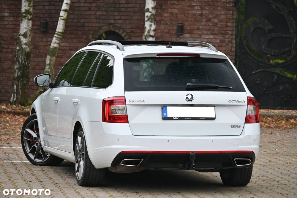 Skoda Octavia Combi 2.0 TDI DSG RS - 15