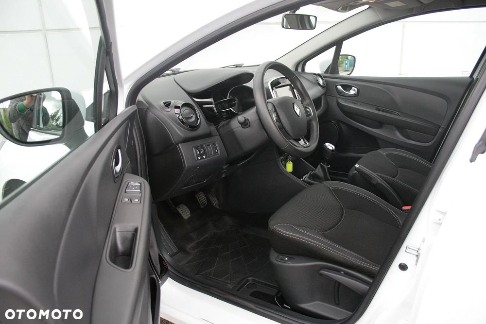 Renault Clio - 10