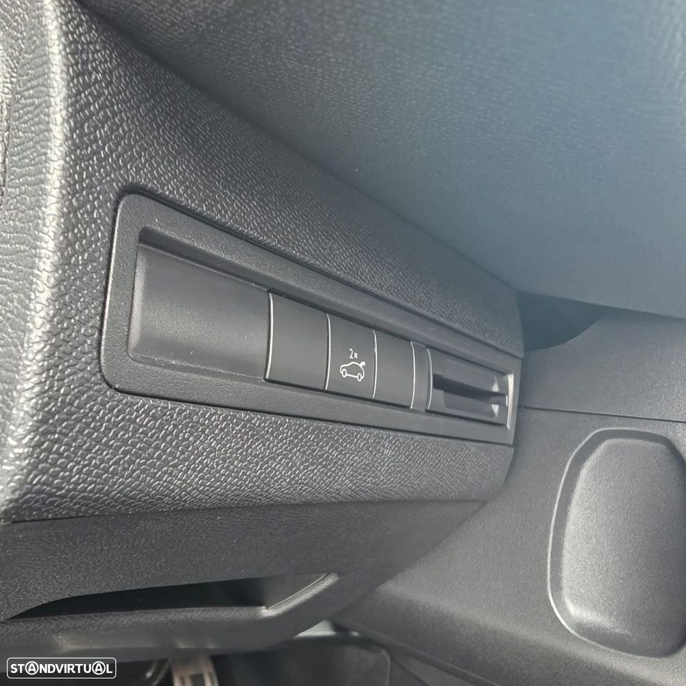 Peugeot 3008 2.0 BlueHDi GT EAT6 - 18