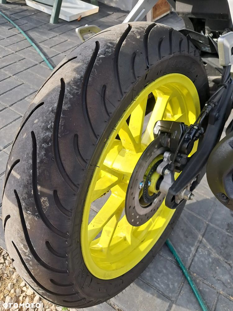 Yamaha YZF - 16