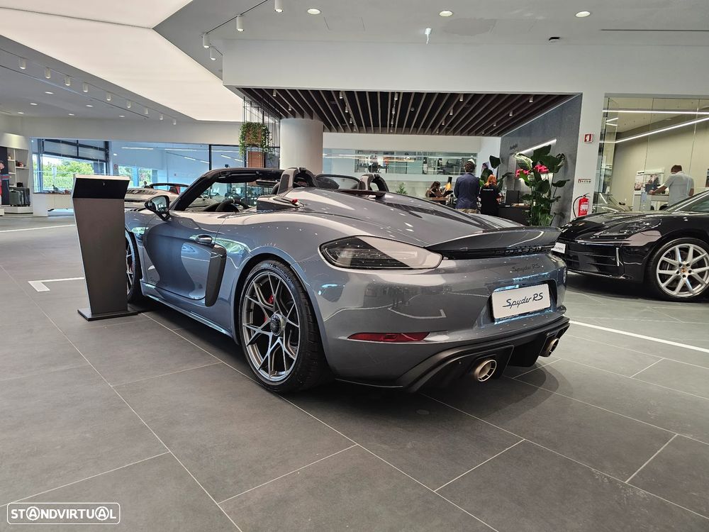 Porsche 718 Spyder - 5