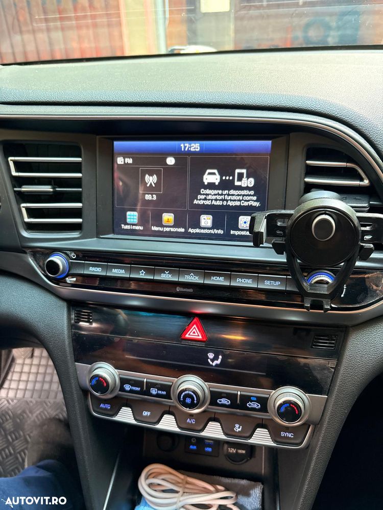 Hyundai Elantra 1.6 MPi Comfort - 9
