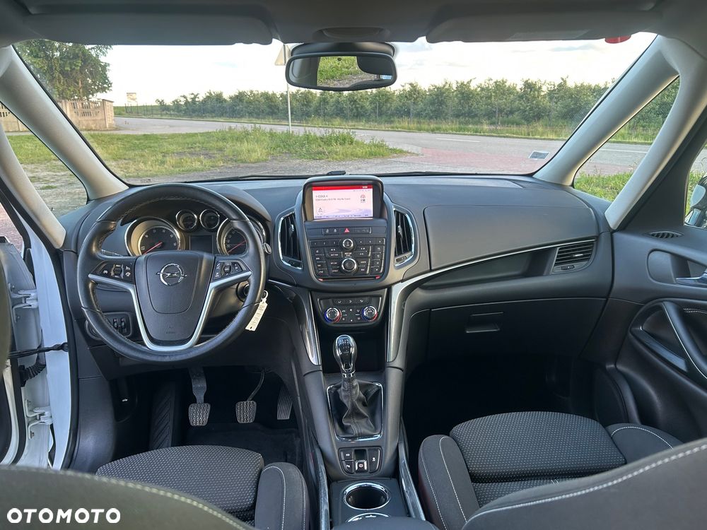 Opel Zafira - 9