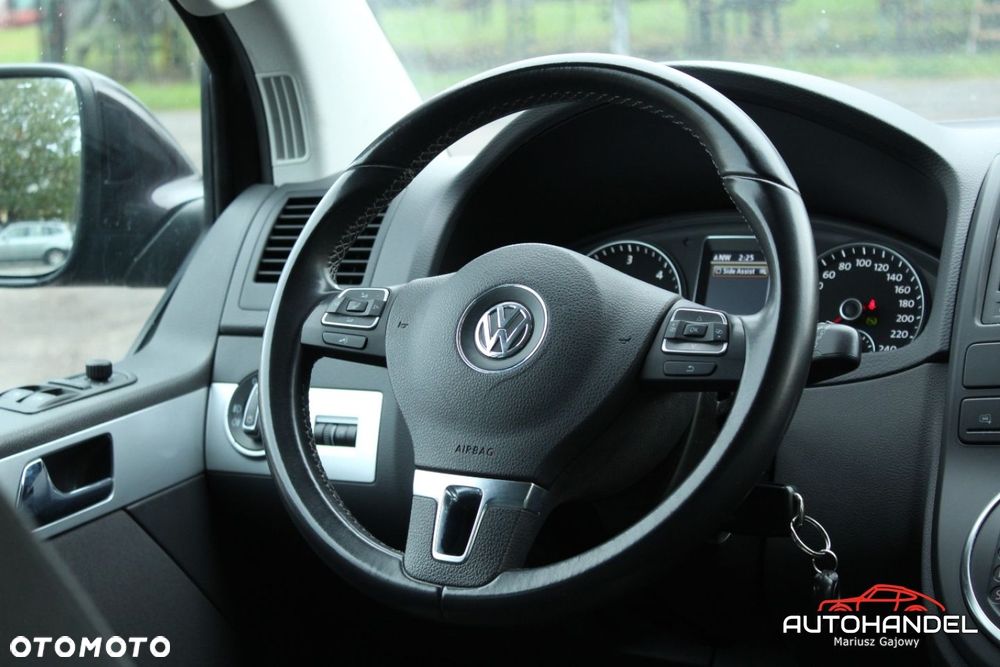 Volkswagen Multivan - 12