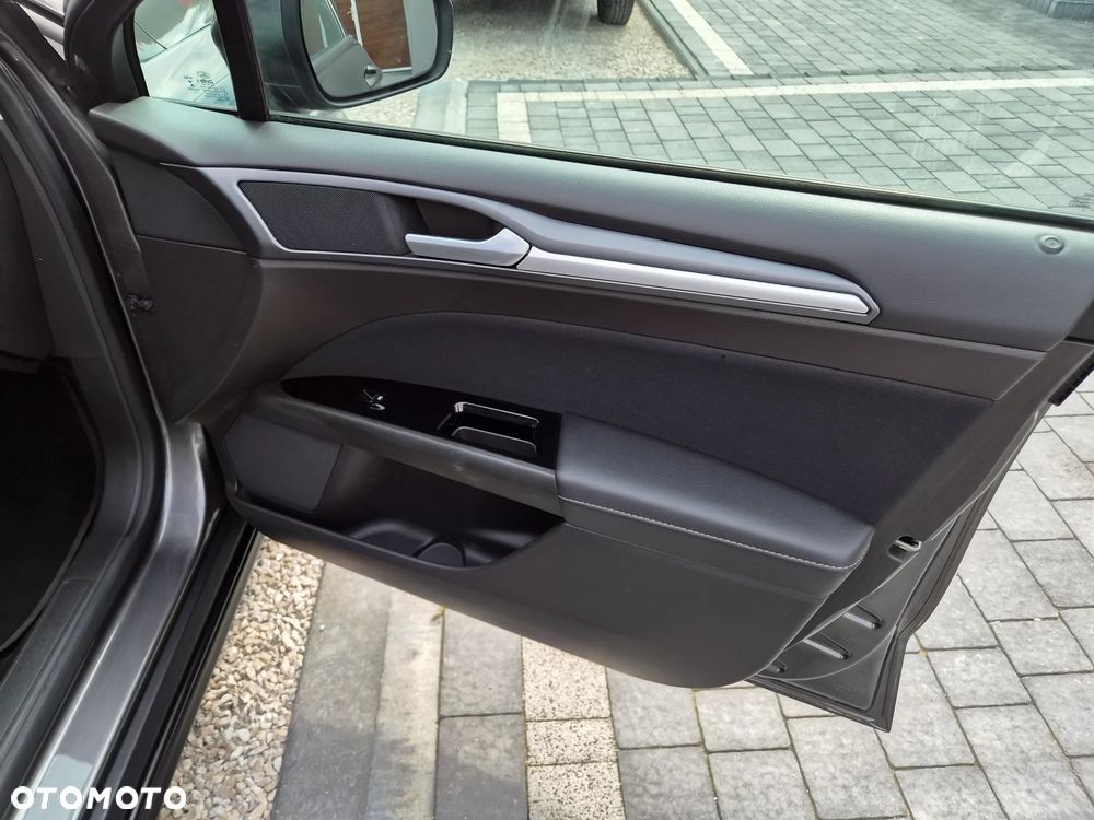 Ford Mondeo - 22