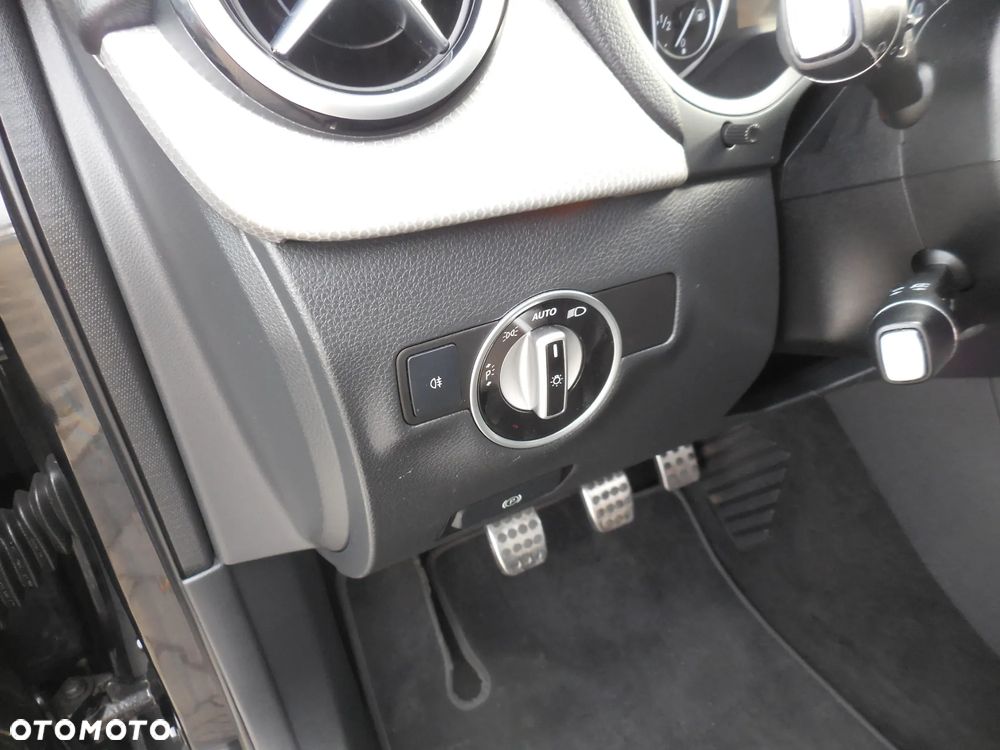 Mercedes-Benz Klasa B 180 BlueEFFICIENCY Edition - 18