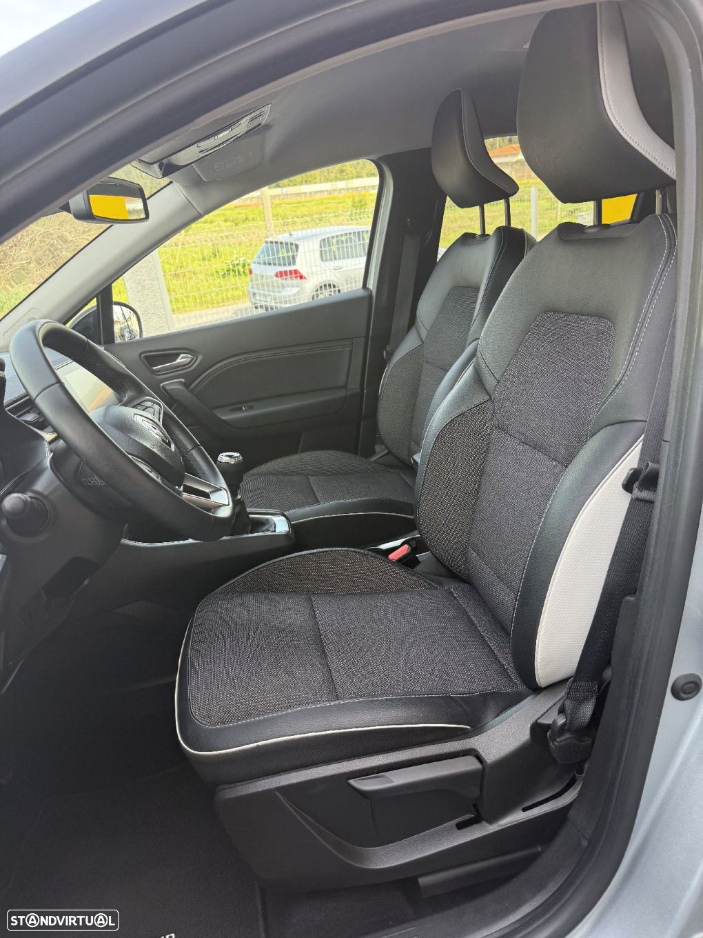 Renault Captur 1.0 TCe Techno - 11
