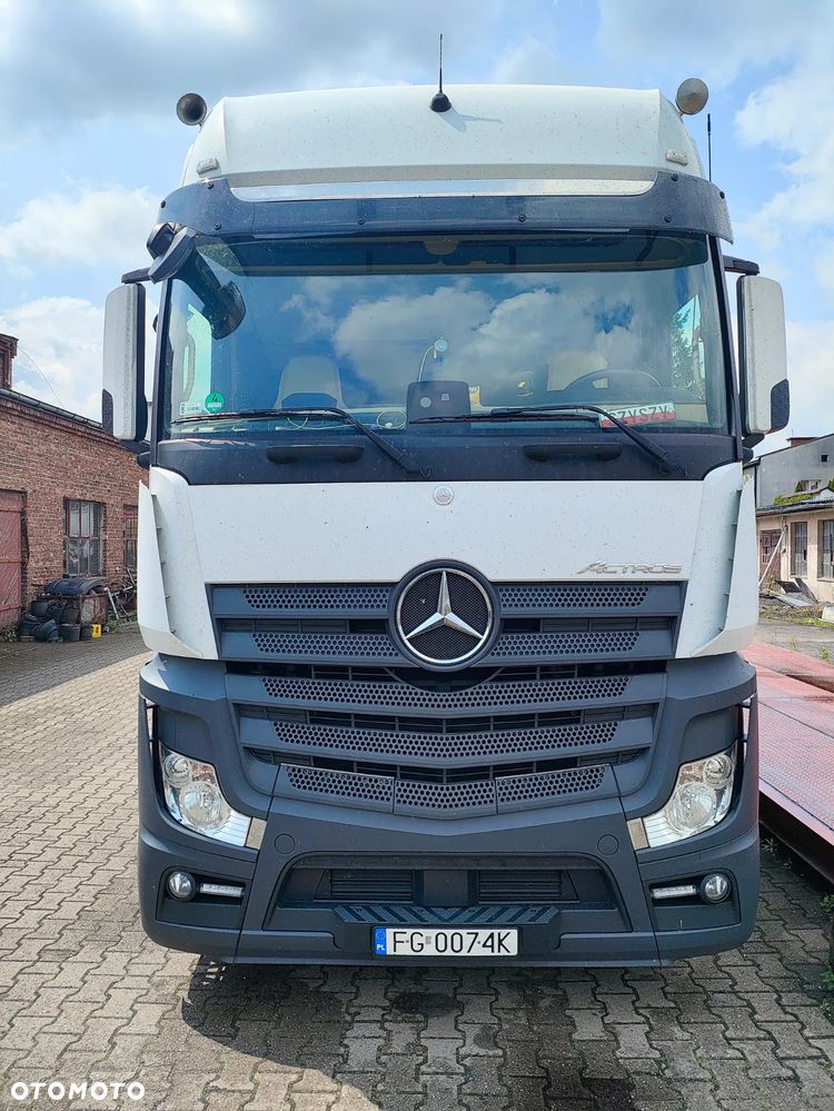 Mercedes-Benz Actors Mp4 - 10