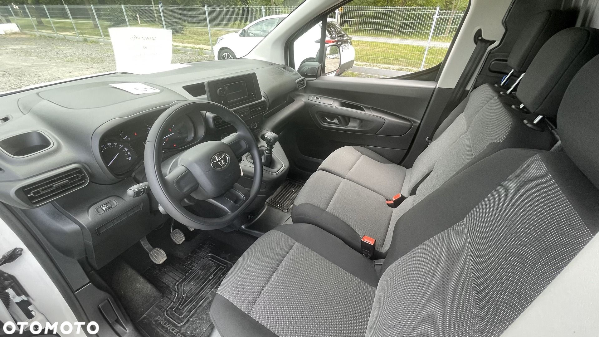 Toyota PROACE CITY - 12