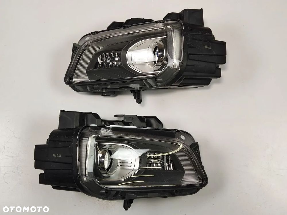 HYUNDAI KONA EV19-20r Lampa Przód Prawy I Lewy - 1