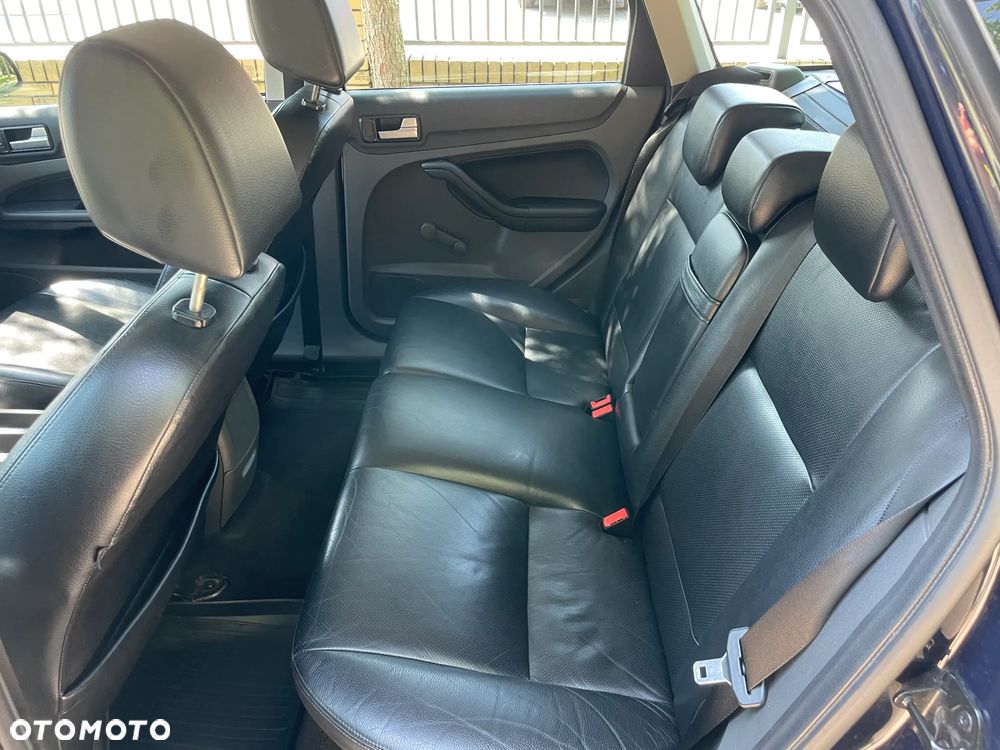 Ford Focus 1.6 Trend + - 11