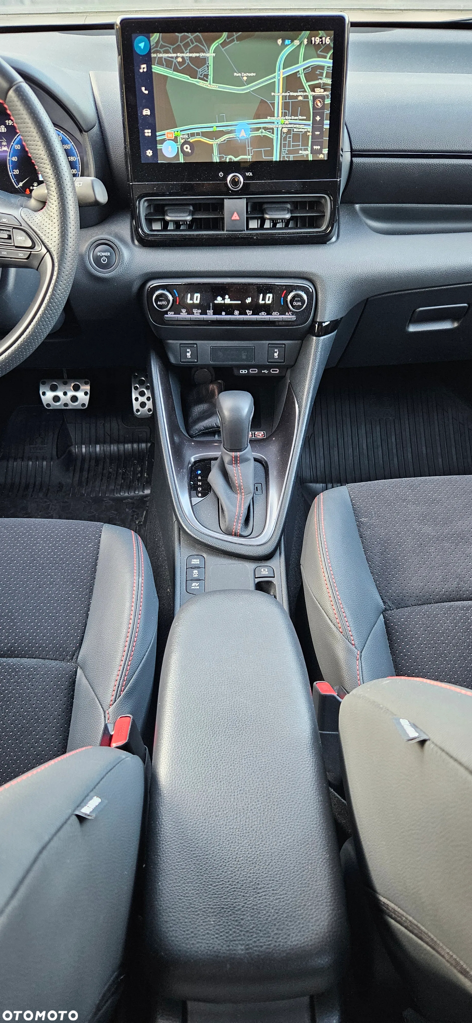 Toyota Yaris Hybrid 1.5 GR Sport - 19