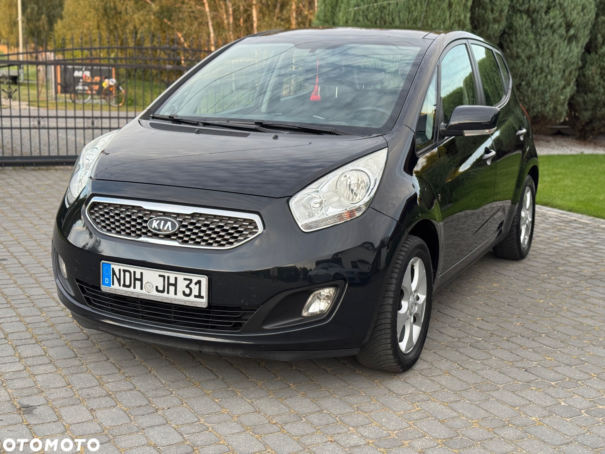 Kia Venga 1.6 CVVT Black Collection - 4