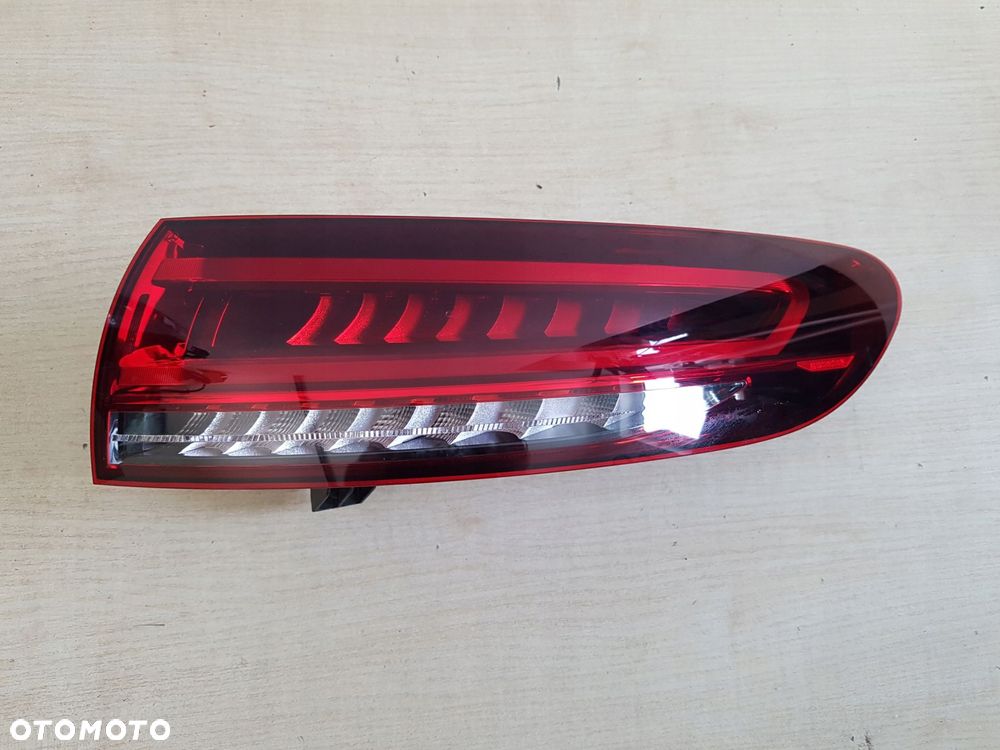 mercedes eqc 293 lampa prawy tył a2939062201 - 1