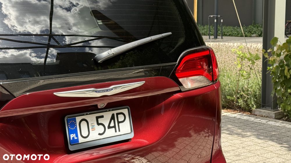 Chrysler Pacifica - 11