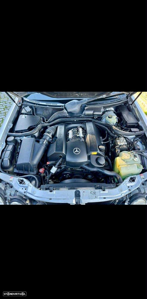 Mercedes-Benz E 280 4 Matic Classic - 5