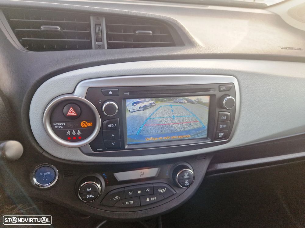 Toyota Yaris 1.5 HSD Sport+Navi - 8