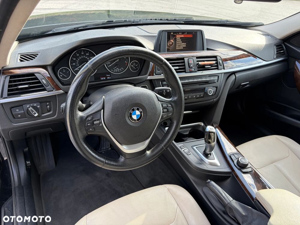BMW Seria 3 328i Luxury Line - 17