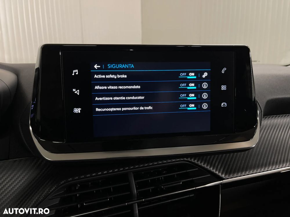 Peugeot 2008 PureTech 130 EAT8 Allure - 19