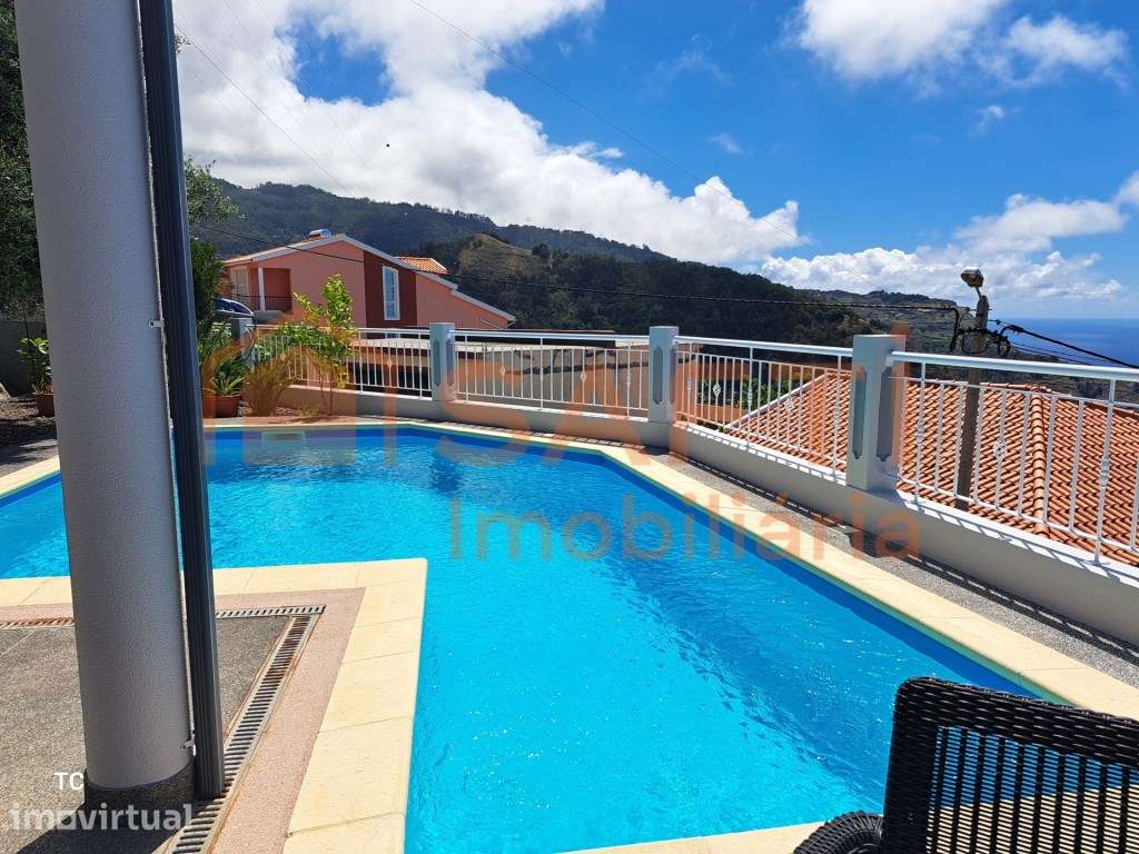 VENDA DE MORADIA - Refúgio Exclusivo com Vista Panorâmica de Mar e ... - Grande imagem: 3/18