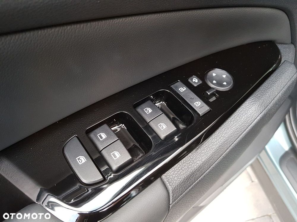 Kia Sportage 1.6 T-GDI HEV Business Line 4WD - 17