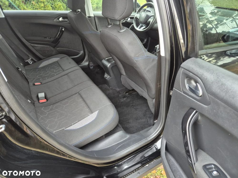 Peugeot 2008 PureTech 82 Signature - 13