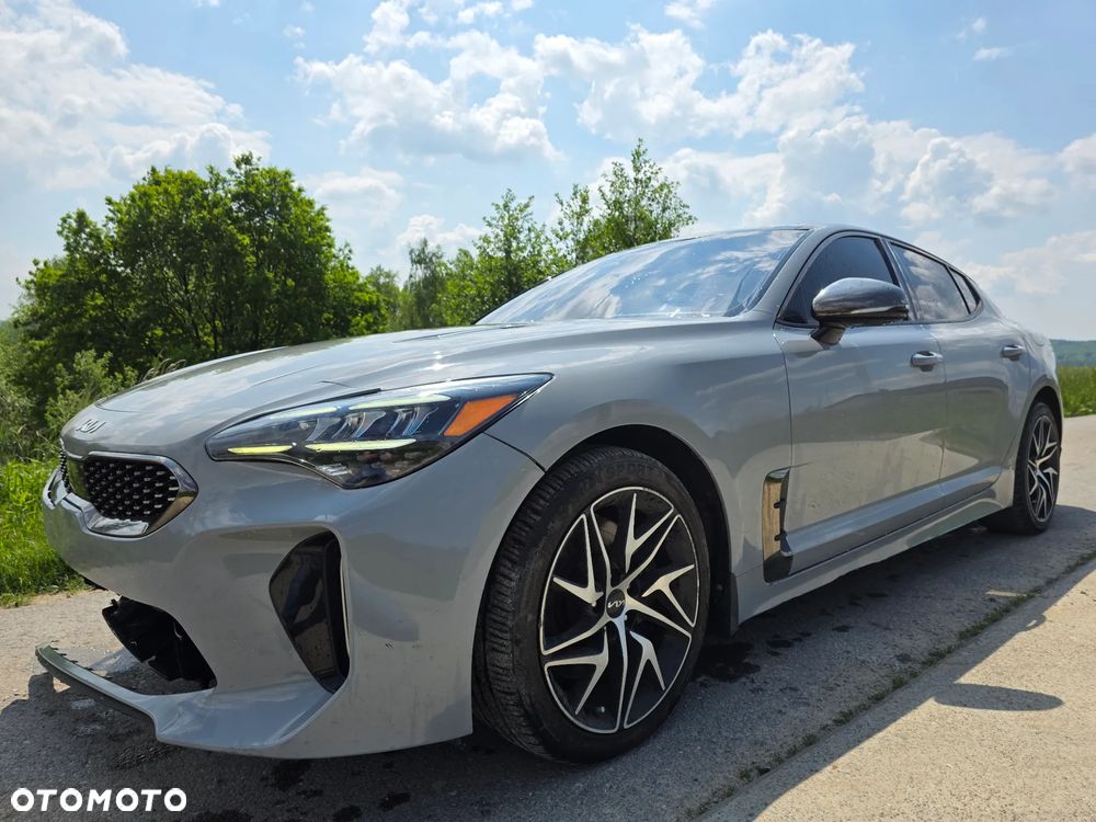 Kia Stinger - 12