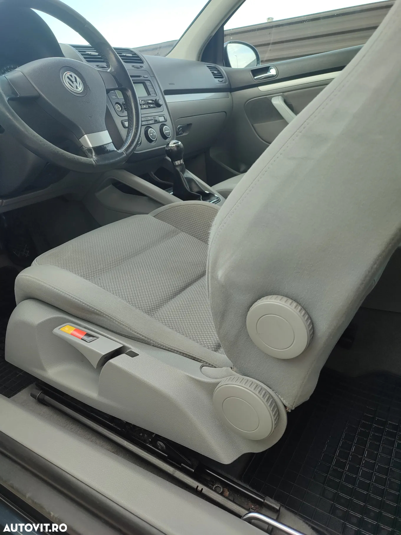 Volkswagen Golf 1.6 FSI Sportline - 7
