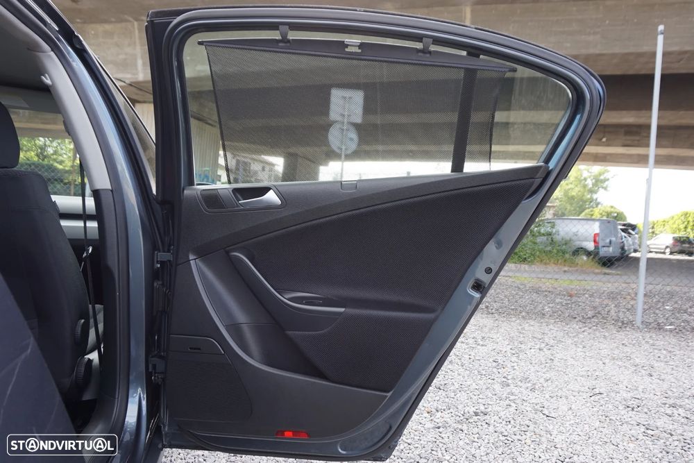 VW Passat 2.0 TDI BM Confortline - 23