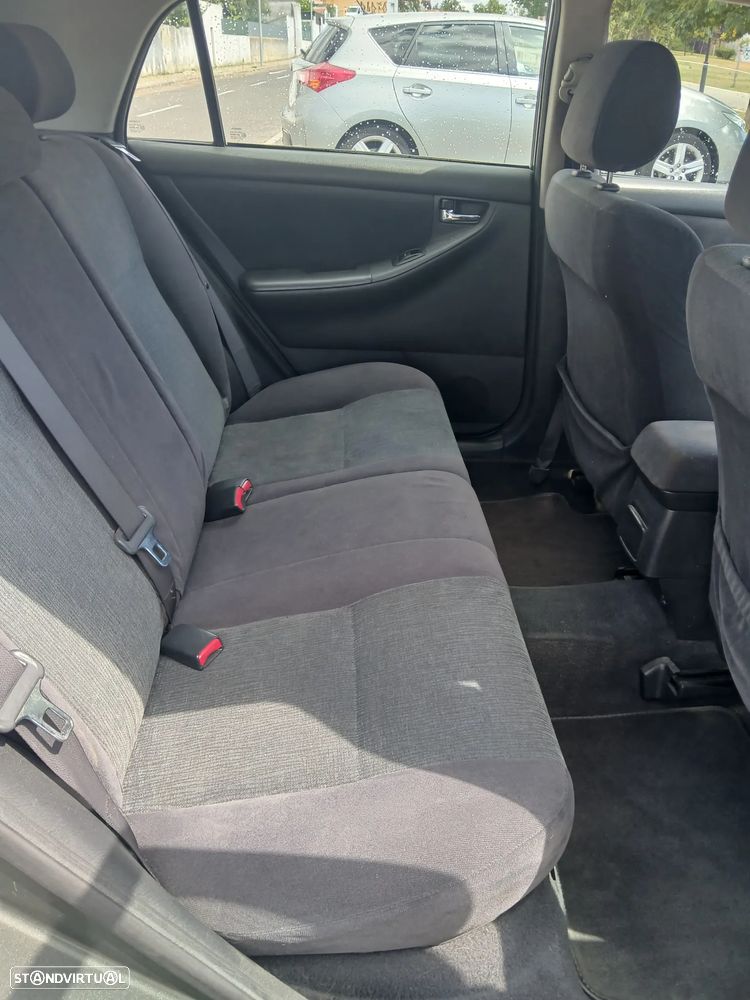 Toyota Corolla 2.0 D-4D Terra AC - 10