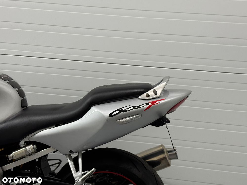 Honda CBR - 13