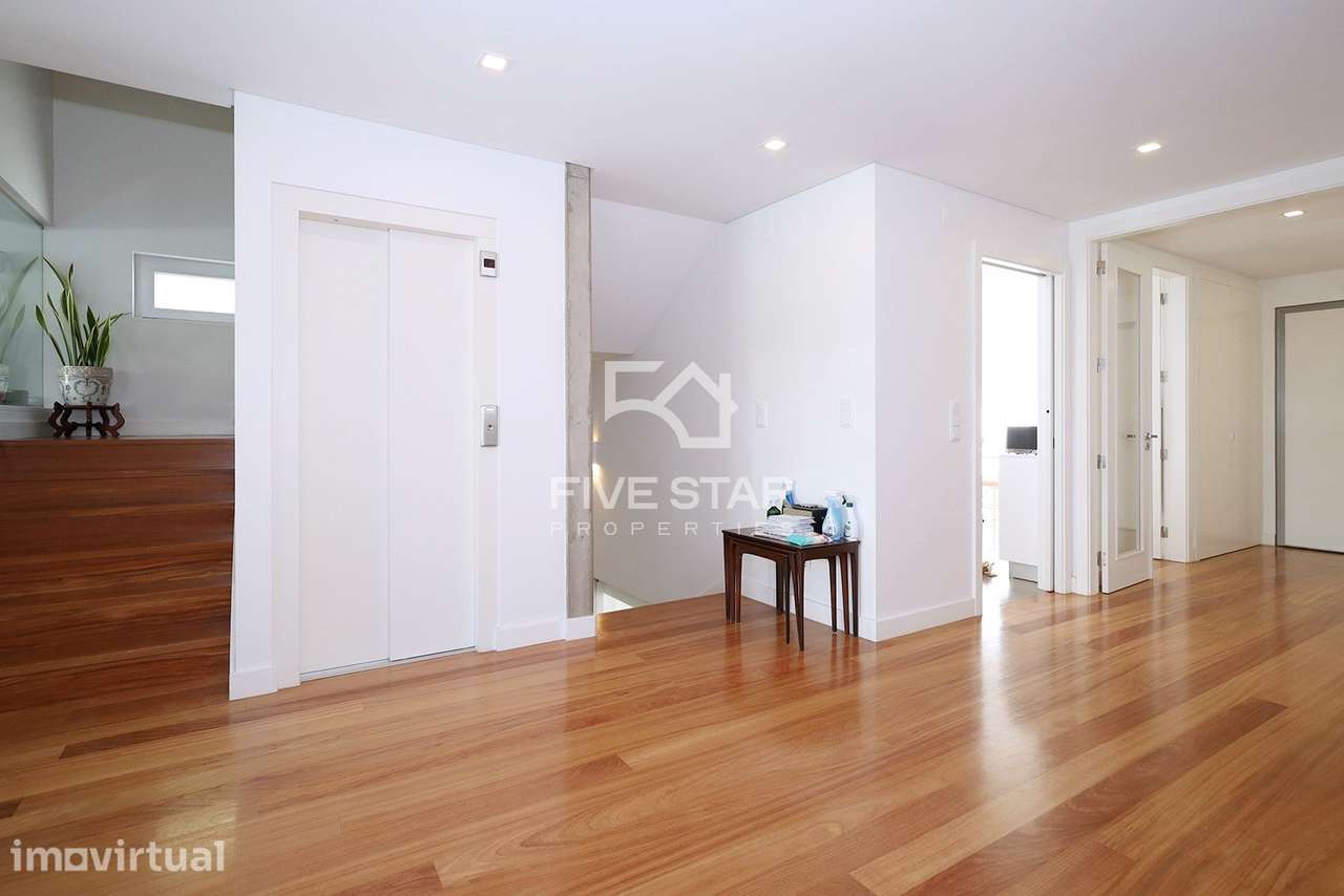 Moradia T5+1 com Elevador – Cascais – Condomínio Privado – Piscina aqu - Grande imagem: 5/58